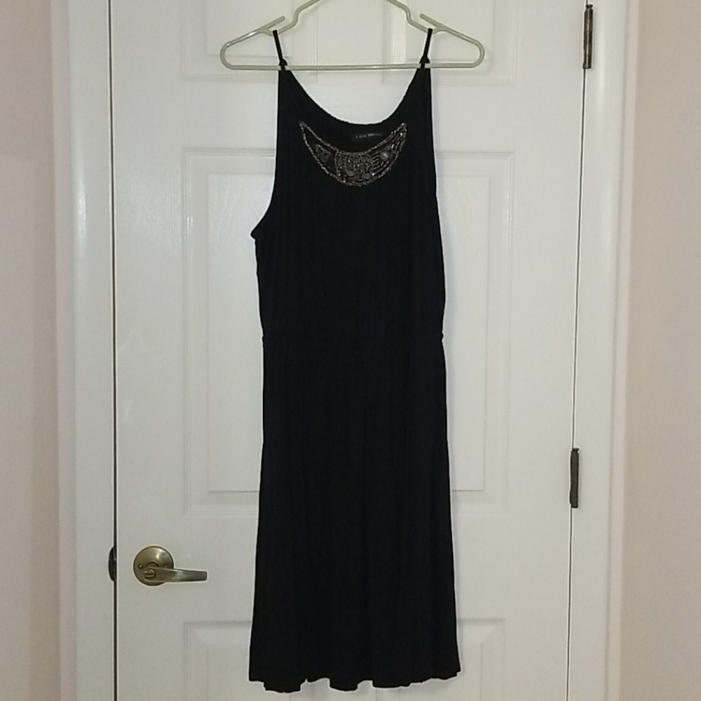Black sleeveless dress
